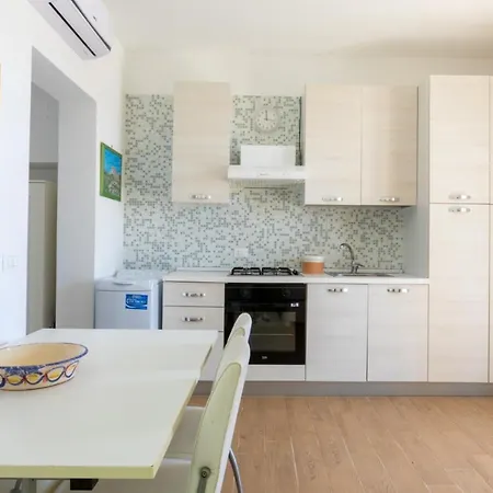 Merope مارينا دي بيسكولوس