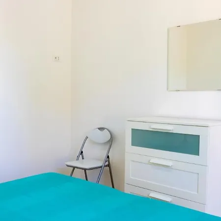Merope مارينا دي بيسكولوس